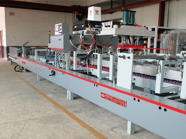 Automatic box pasting machine